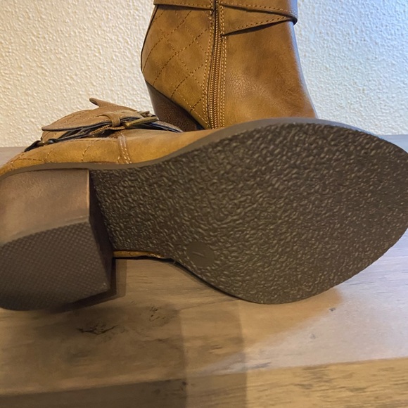 SM NewYork tan ankle boots size 7 NWT - Picture 5 of 6